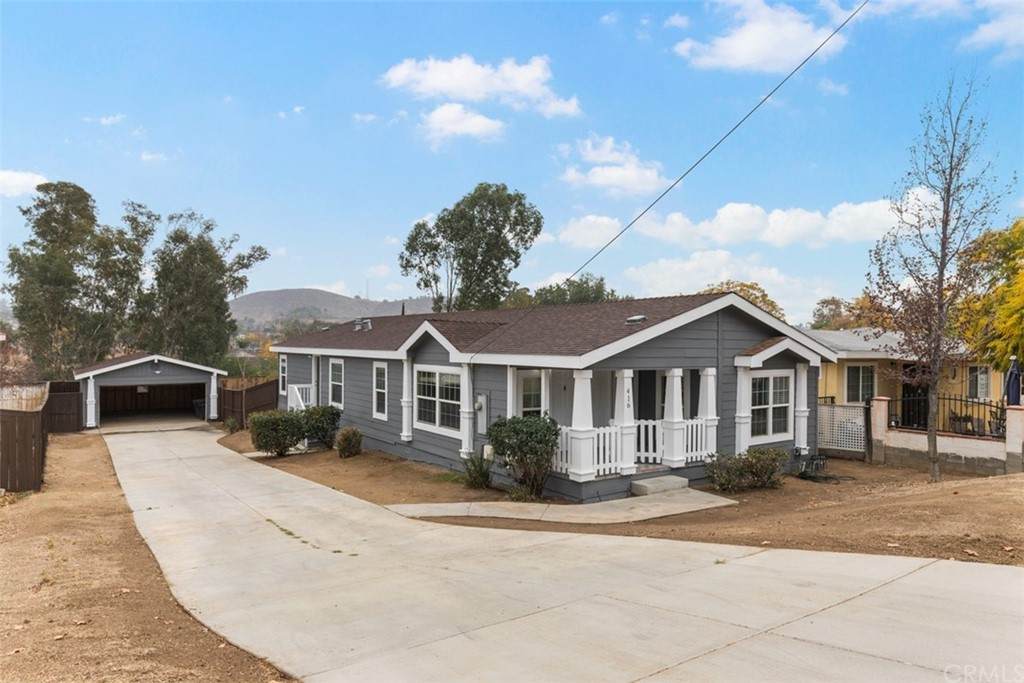 416 Poe Street - Photo 1