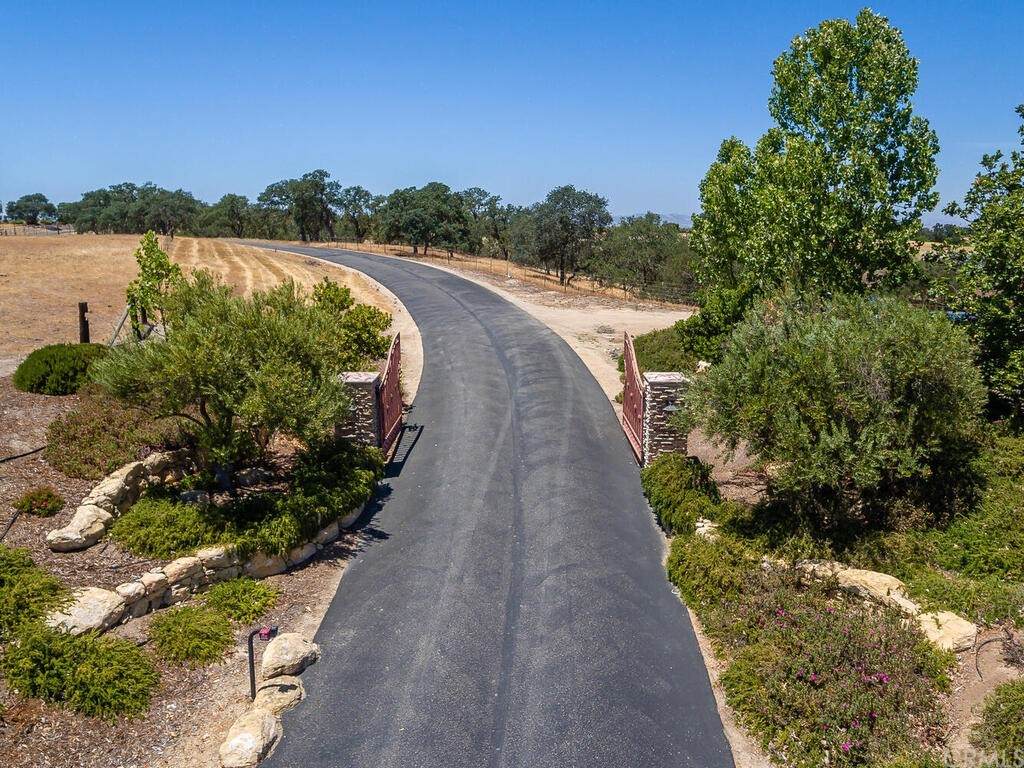 945 Camino Vina - Photo 1