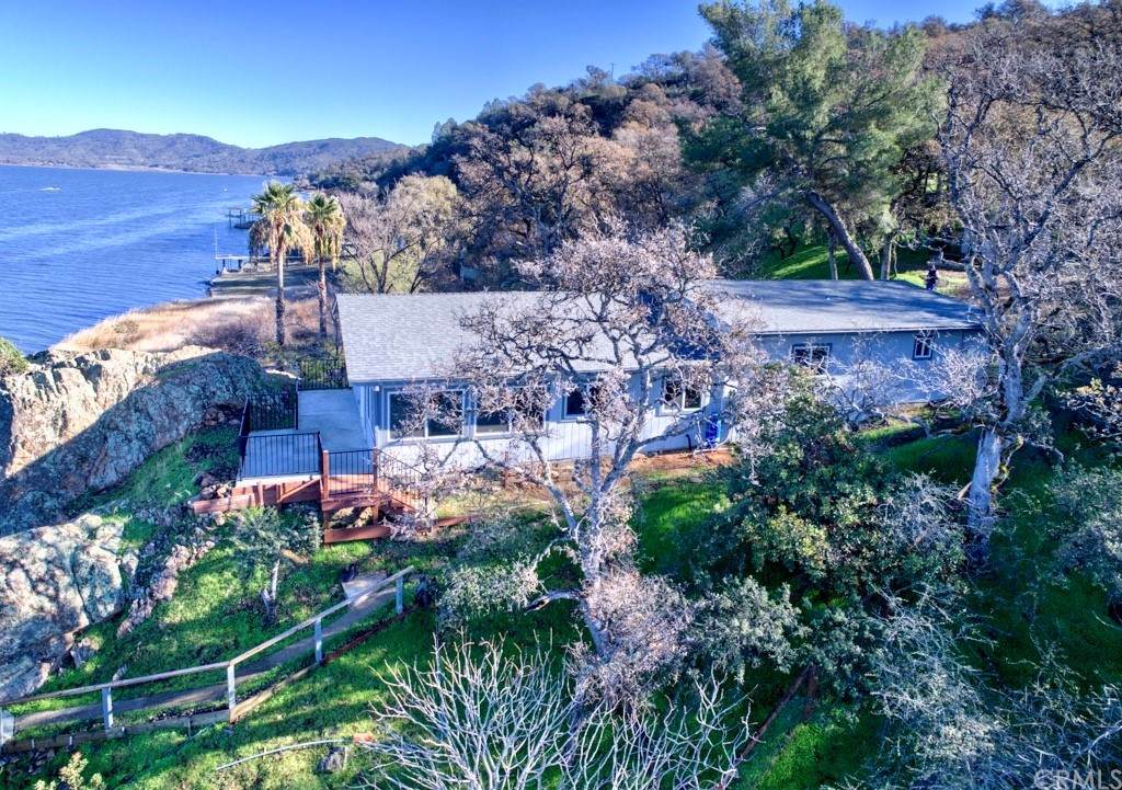 10560 North Drive - Photo 1