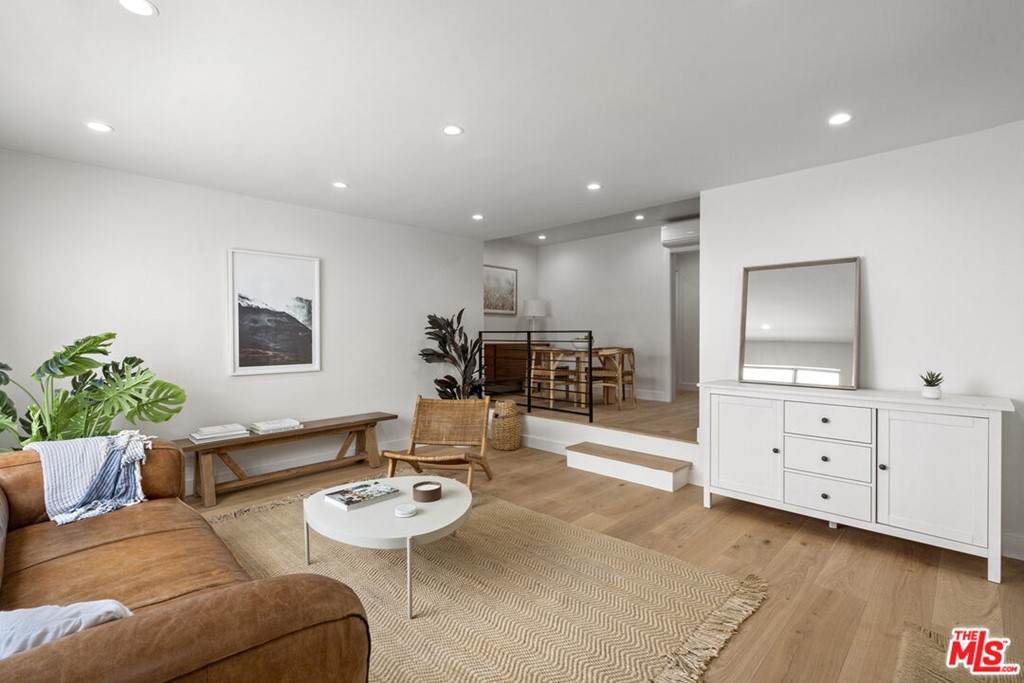 843 11TH Street - Photo 1