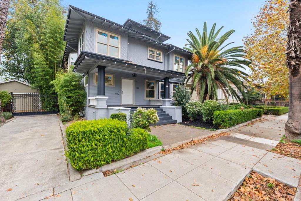 132 13th Street - Photo 1