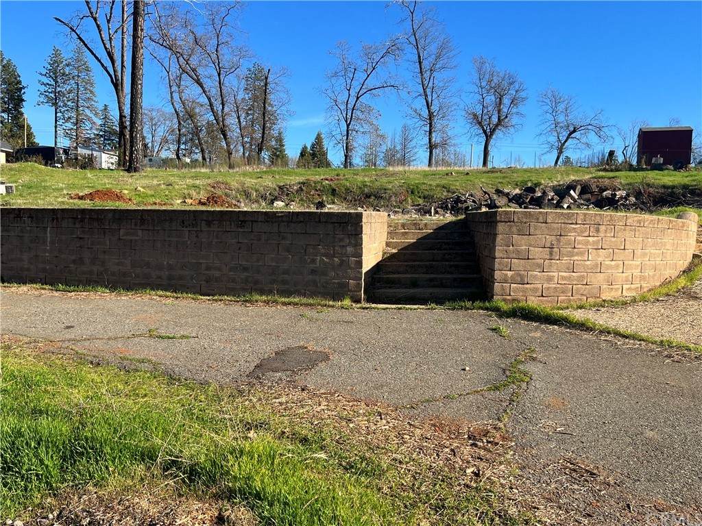 589 Roe Road - Photo 1
