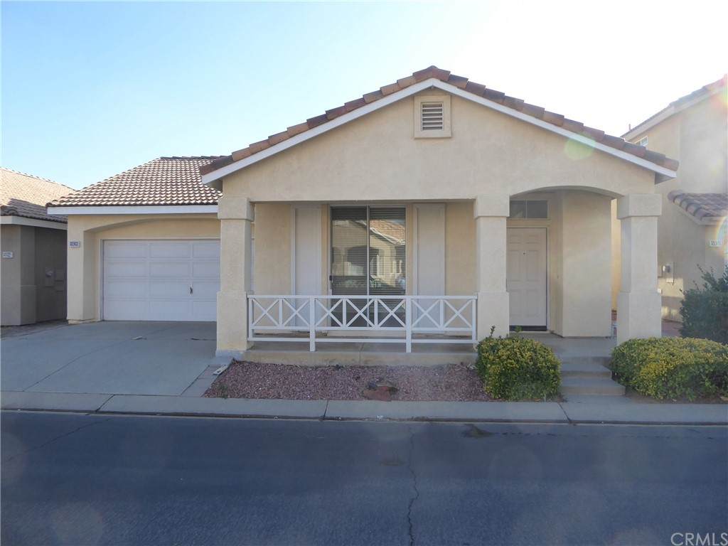 5926 Turnberry Drive - Photo 1