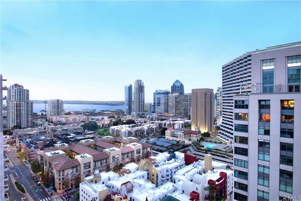 555 Front Street - Photo 1