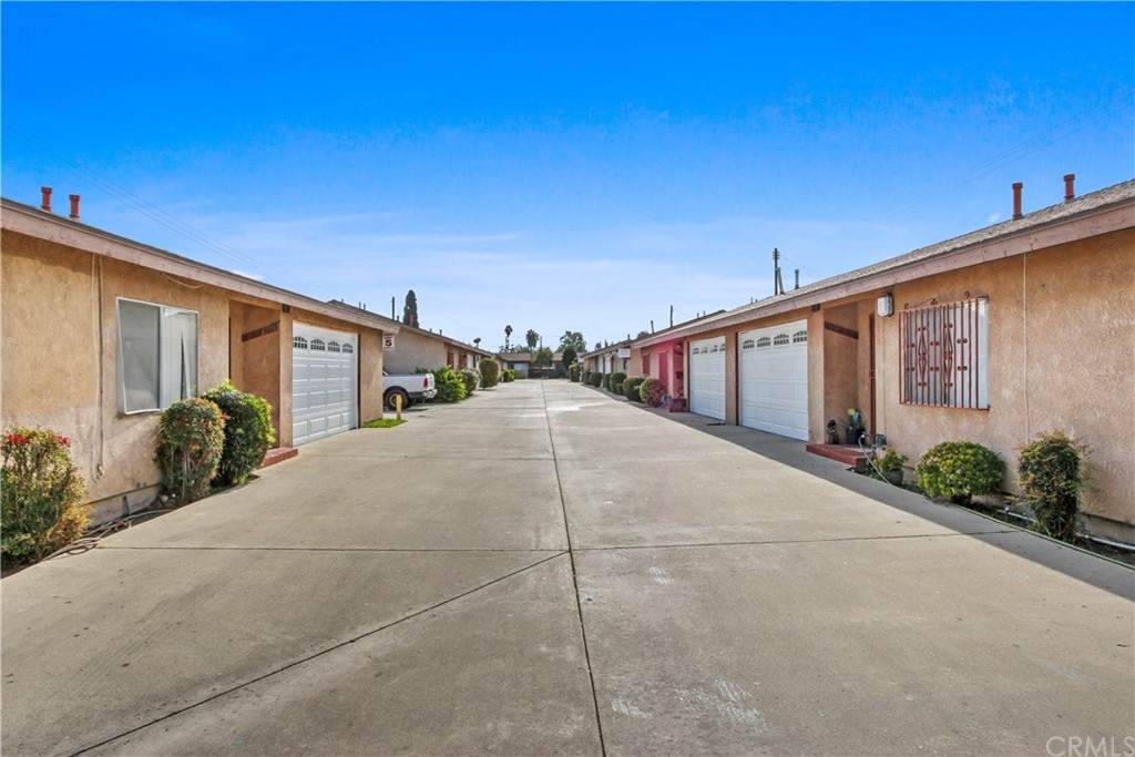 4820 Elizabeth Street - Photo 1
