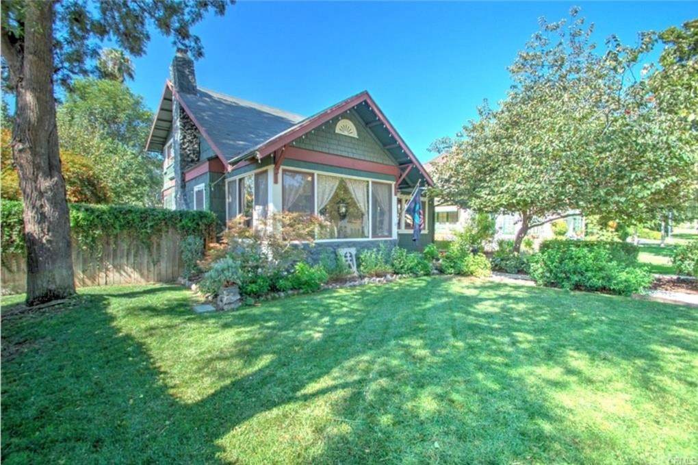 4438 5th Street - Photo 1