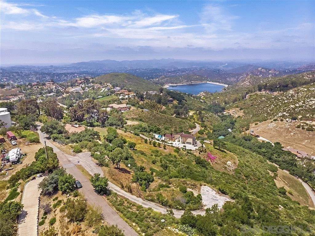 15250 Skyridge Rd - Photo 1