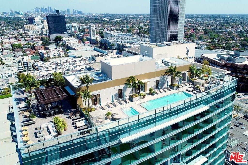 640 Curson Avenue - Photo 1