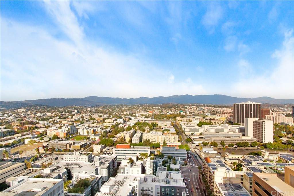 1100 Wilshire Boulevard - Photo 1
