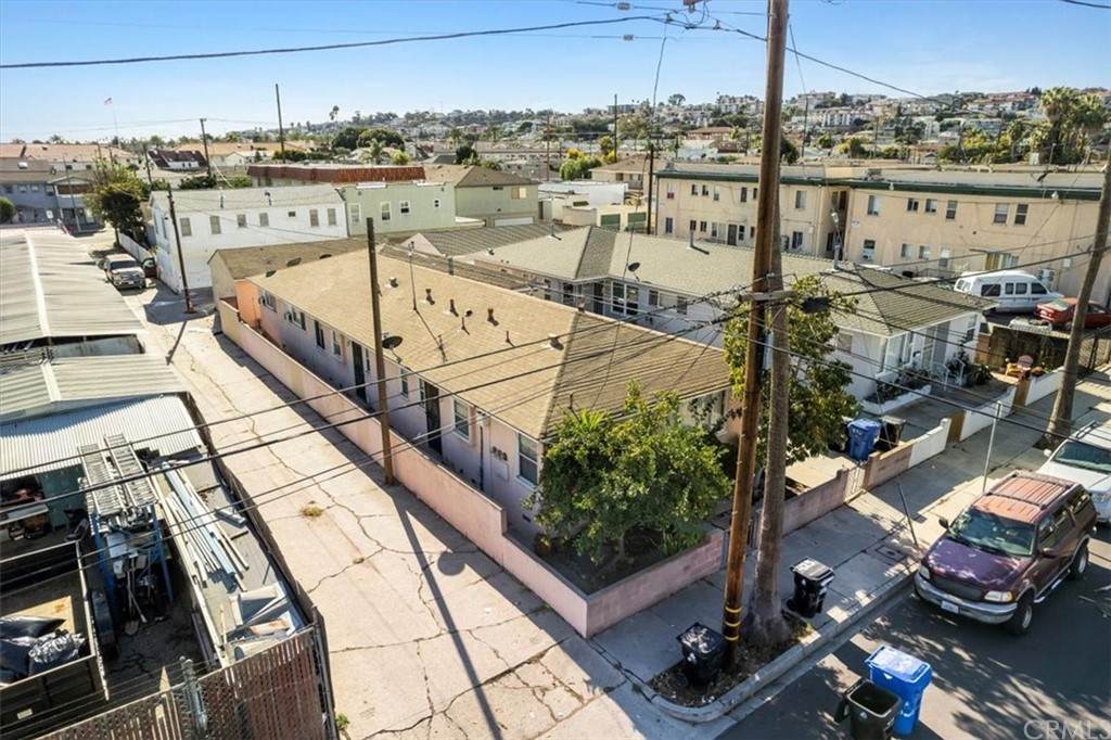 421 21st Street - Photo 1