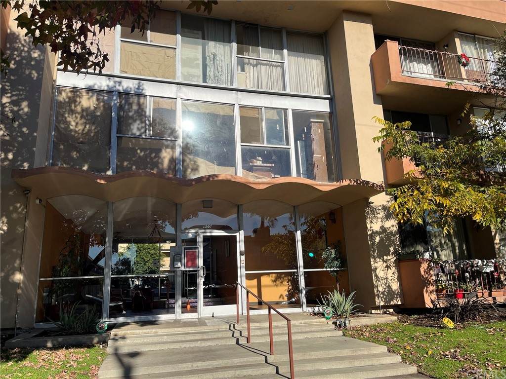 855 Victor Avenue - Photo 1