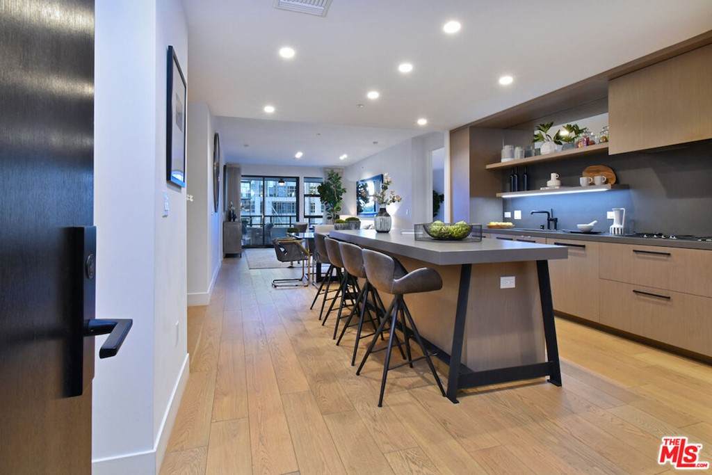10777 Wilshire Boulevard - Photo 1