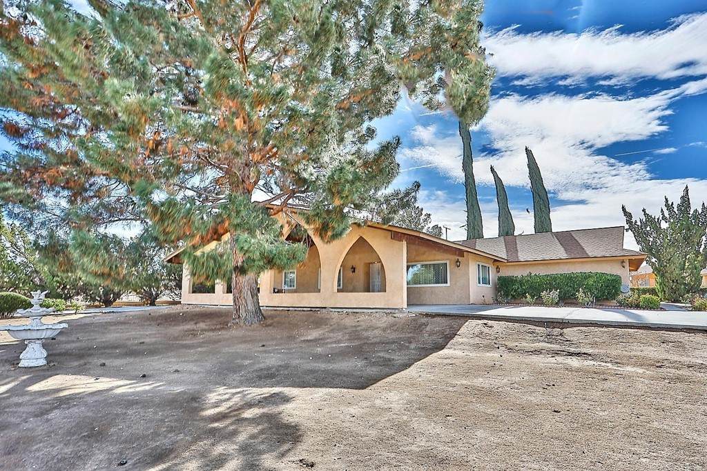 19381 Kinai Road - Photo 1