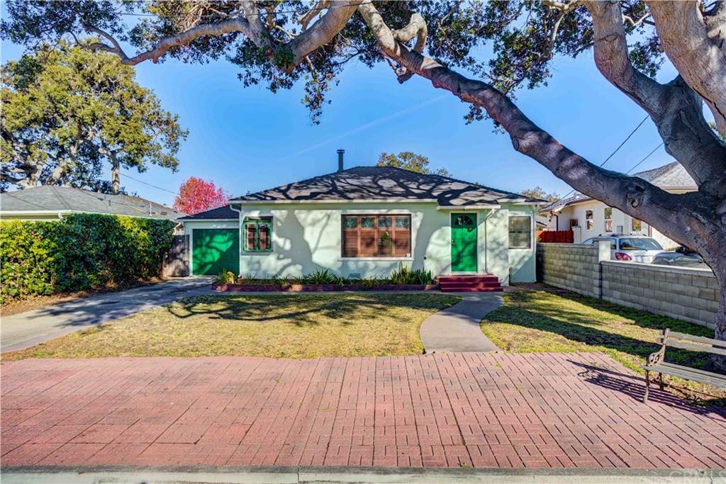 1086 Ash Street - Photo 1