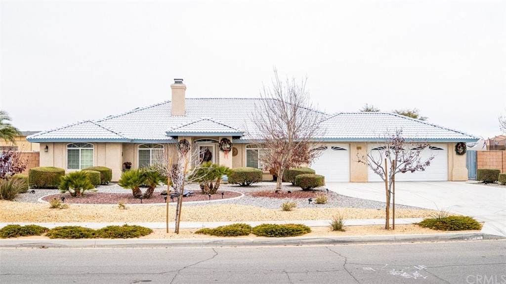20352 Pahute Road - Photo 1