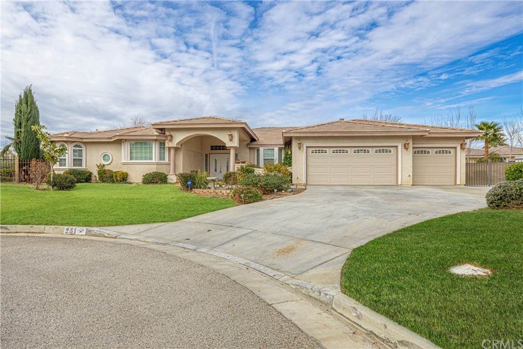 251 Roadrunner Drive - Photo 1