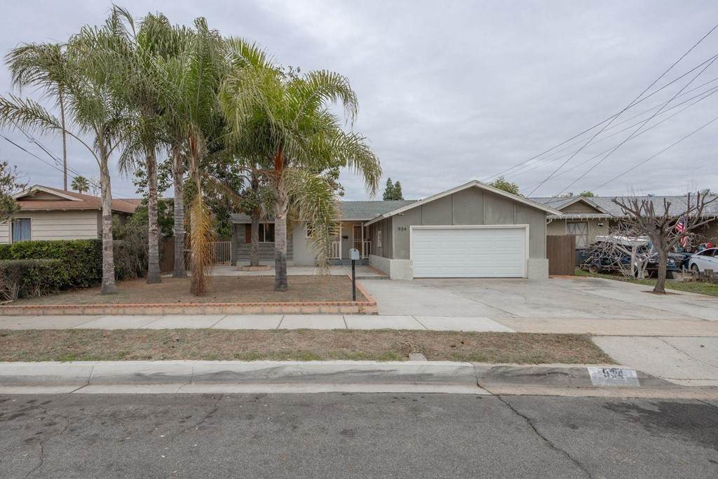 934 Camellia St - Photo 1
