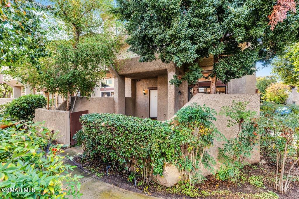 2445 Chandler Avenue - Photo 1