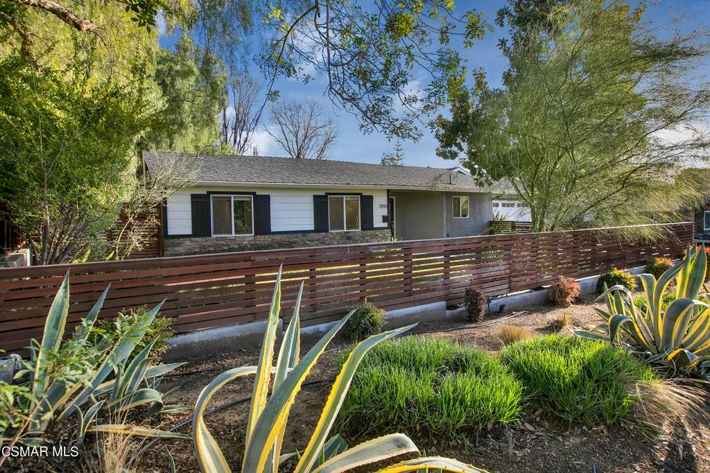 1390 Calle Bouganvilla - Photo 1