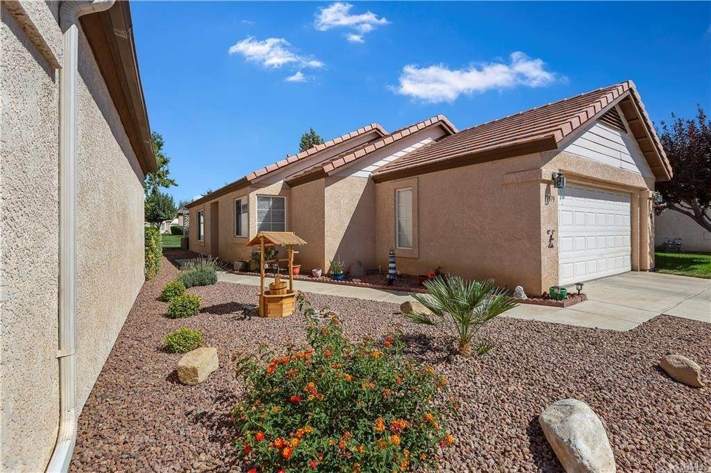 11579 Oak Street - Photo 1