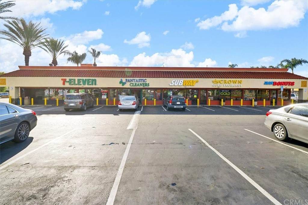 2000 La Habra Boulevard - Photo 1