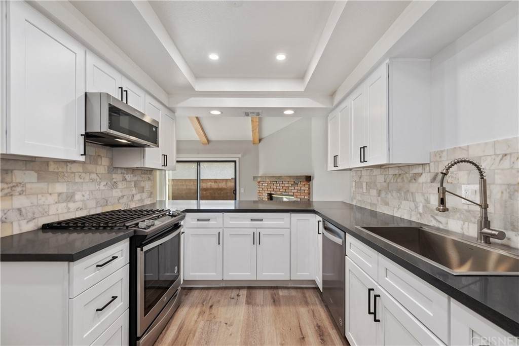 18435 Keswick Street - Photo 1