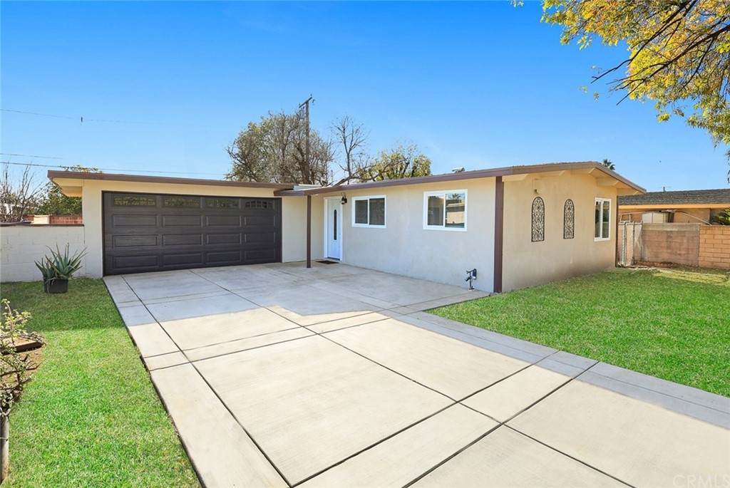 16144 Kingside Drive - Photo 1