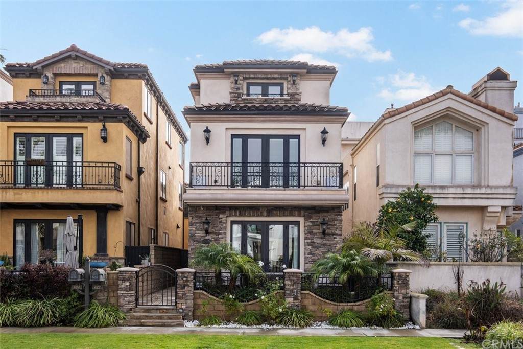 622 13th Street - Photo 1