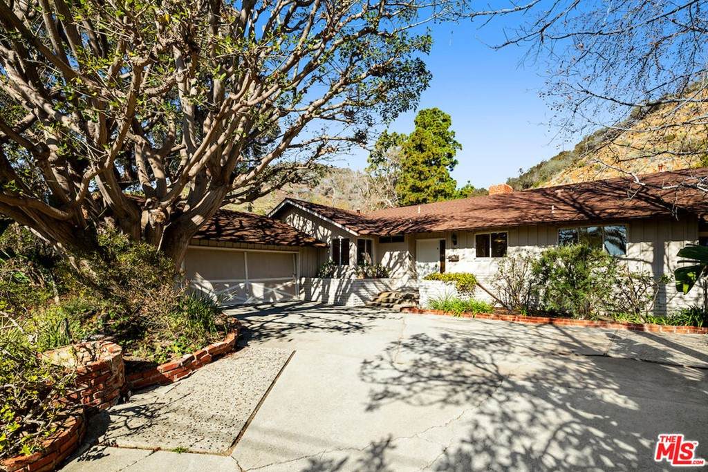14715 Oracle Place - Photo 1
