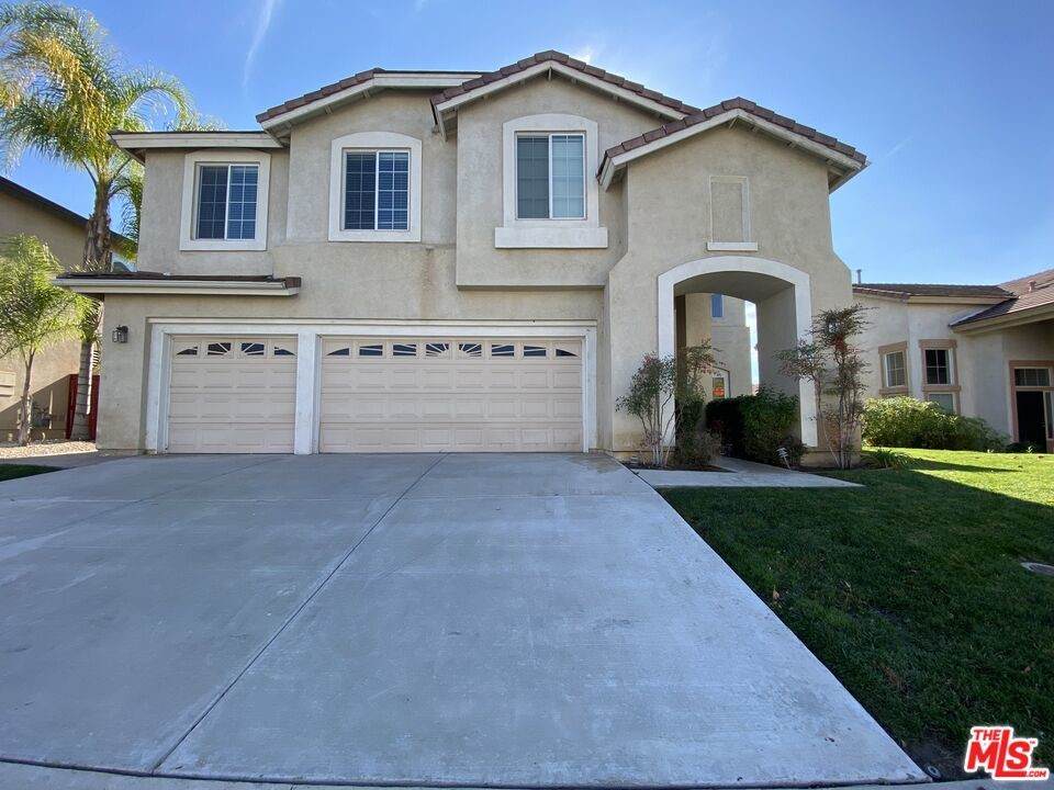 39468 Vanderbilt Avenue - Photo 1