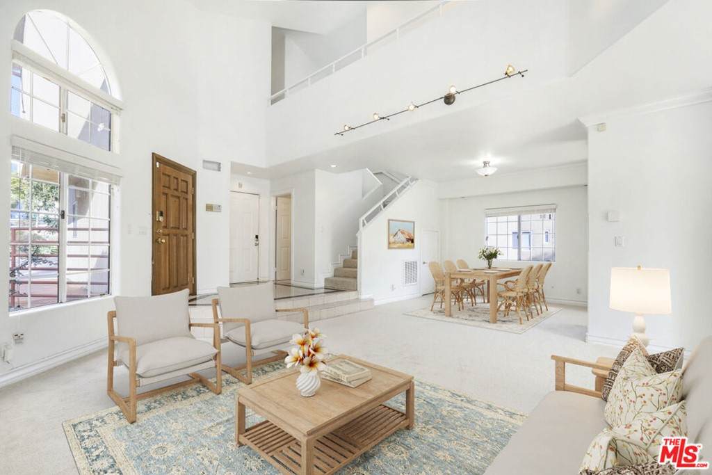 4166 Franklin Avenue - Photo 1