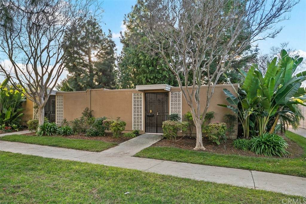 246 Calle Aragon - Photo 1