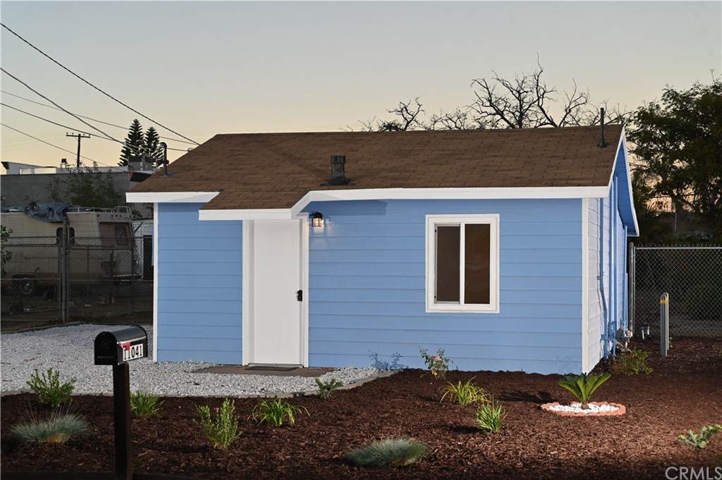 11041 Whitford Avenue - Photo 1