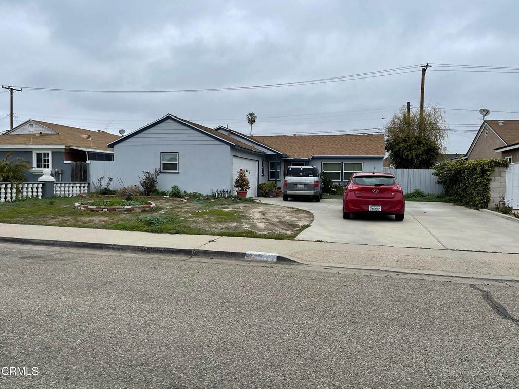 615 Maple Street - Photo 1