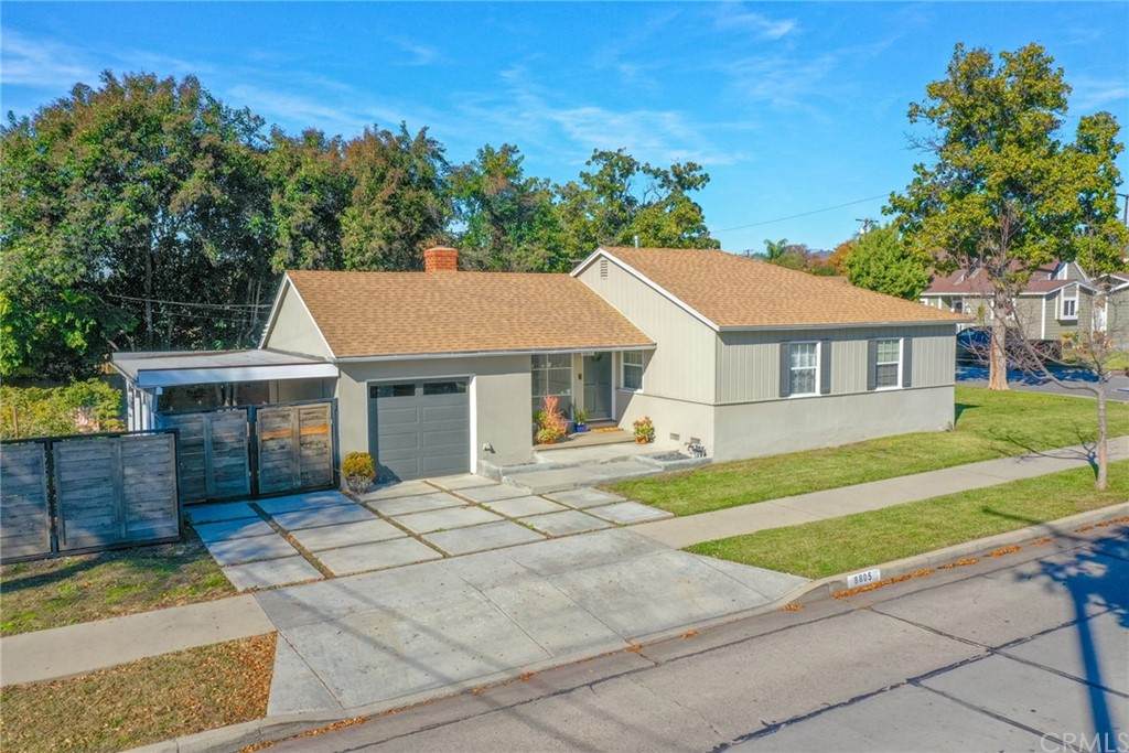 8805 Laurel Avenue - Photo 1