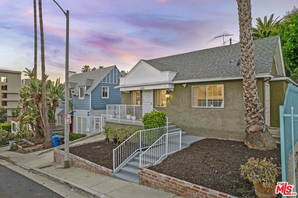 1771 Vista Del Mar Avenue - Photo 1
