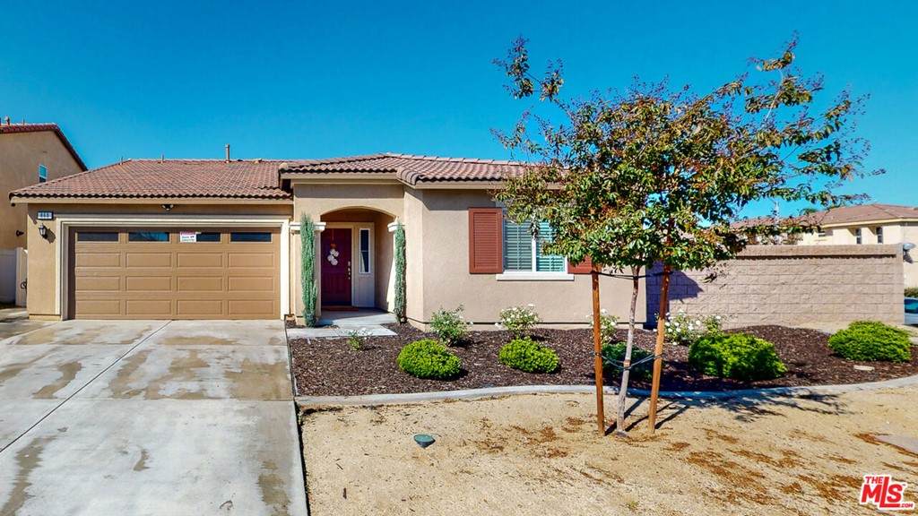 860 Salinger Place - Photo 1