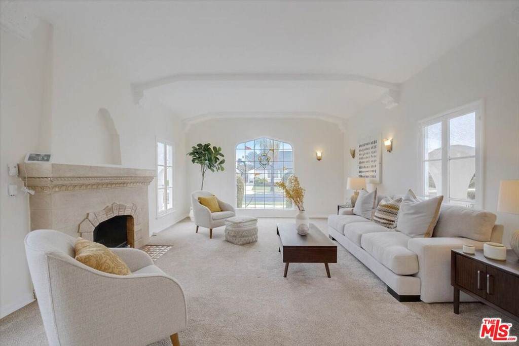 3975 Sutro Avenue - Photo 1