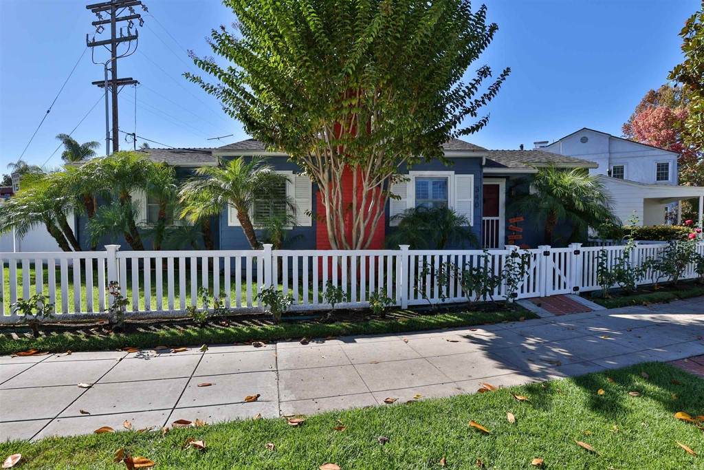 340 Glorietta Place - Photo 1