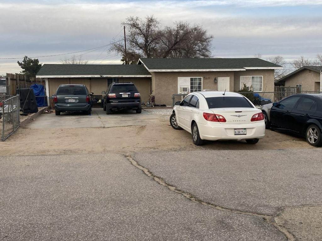 15908 Pine Street - Photo 1