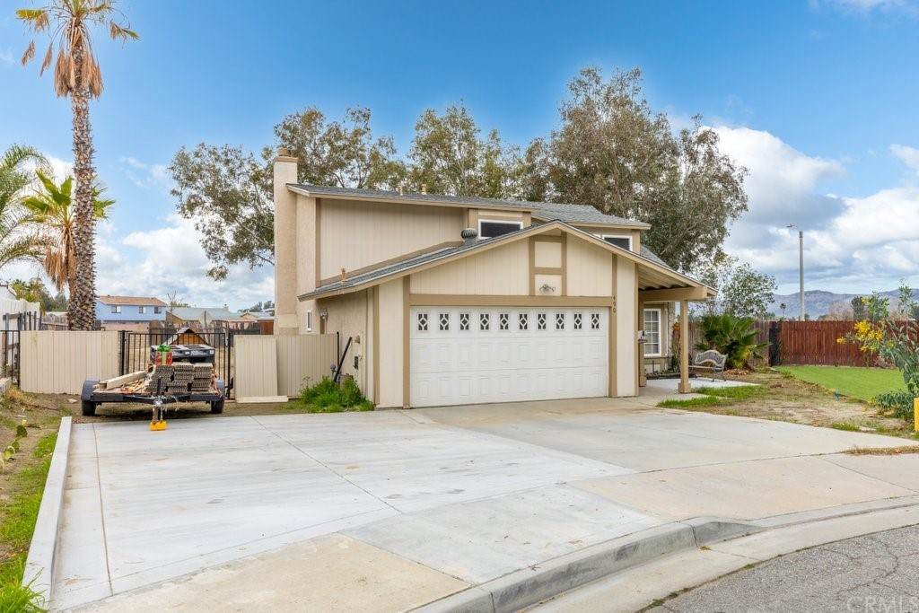 490 Cambridge Drive - Photo 1
