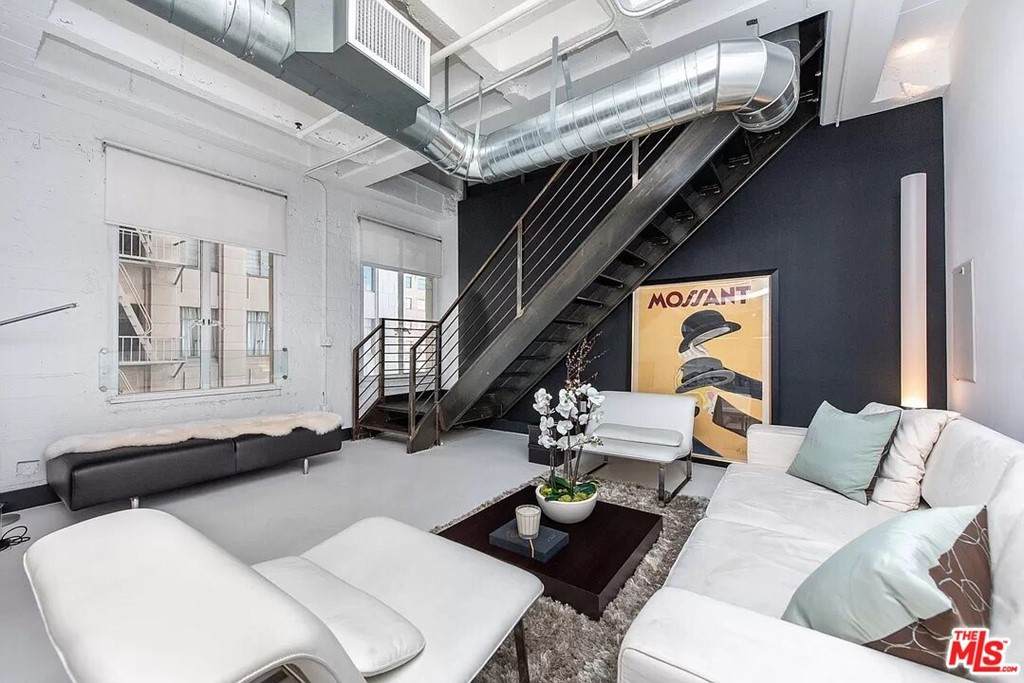 6253 Hollywood Boulevard - Photo 1