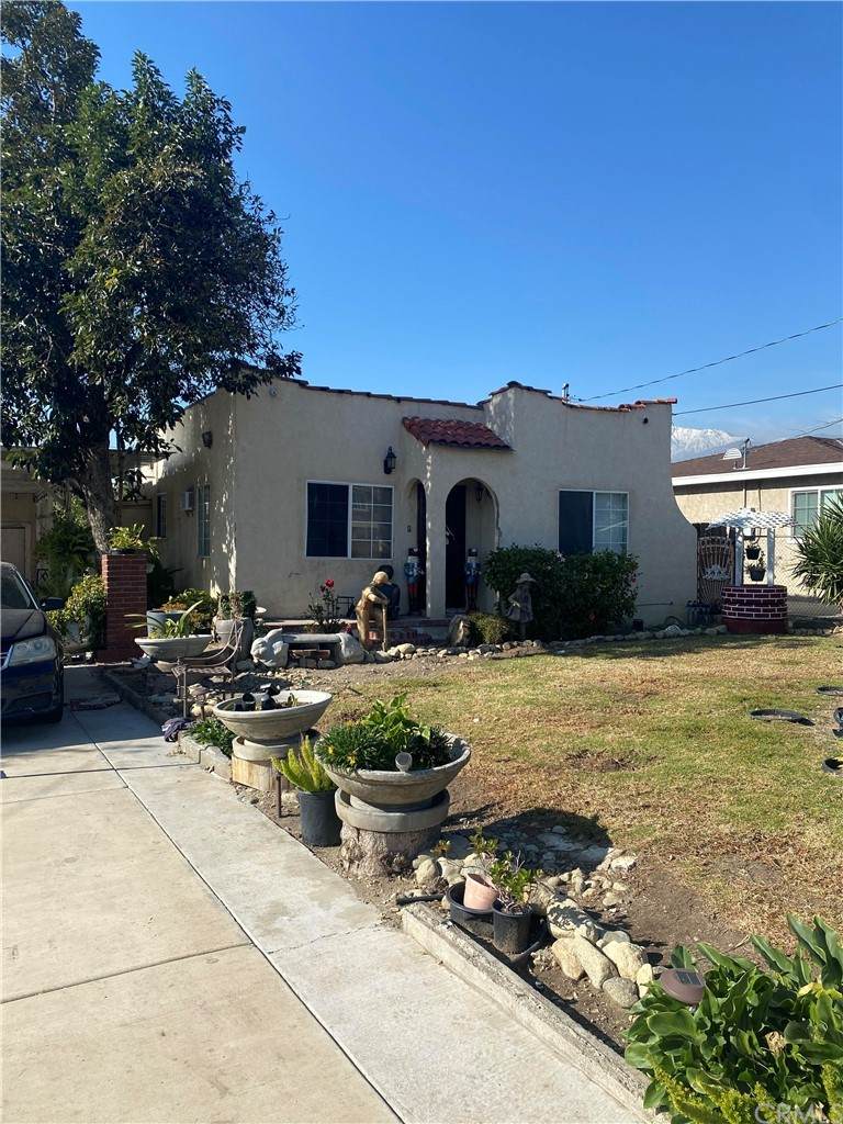 7076 Oleander Avenue - Photo 1