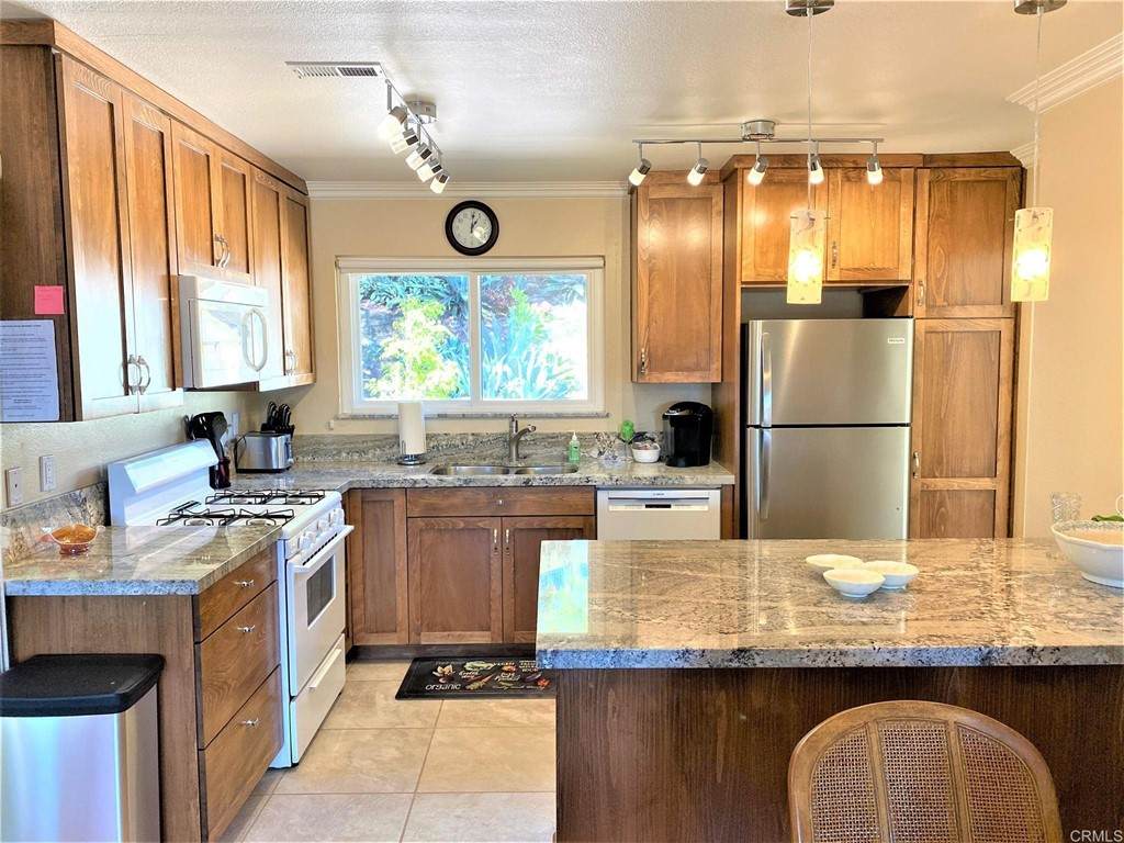 4524 Royal Oak - Photo 1