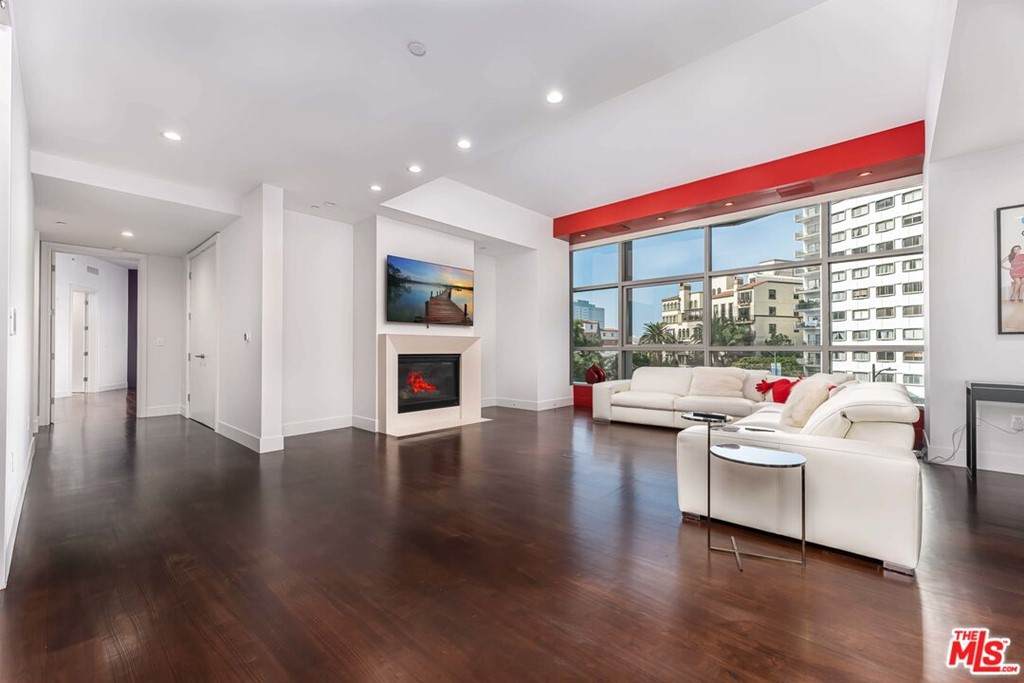 10776 Wilshire Boulevard - Photo 1