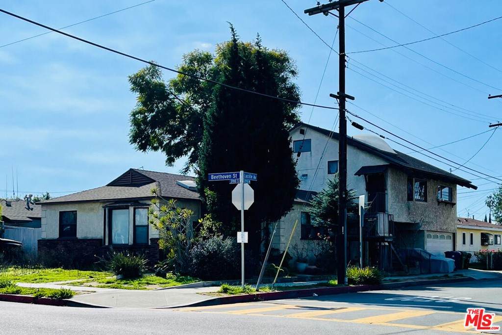 3745 Beethoven Street - Photo 1