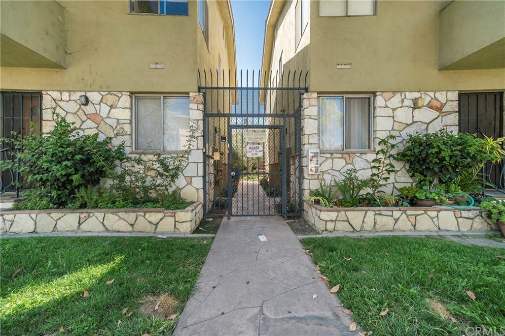 2309 Cedar Avenue - Photo 1