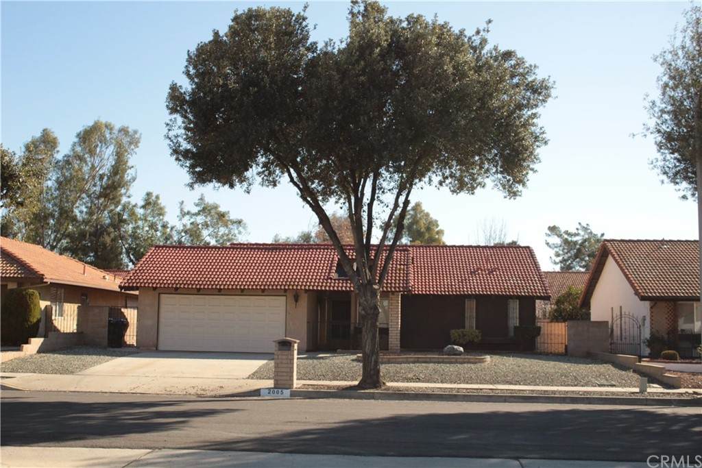 2005 Flame Tree Way - Photo 1