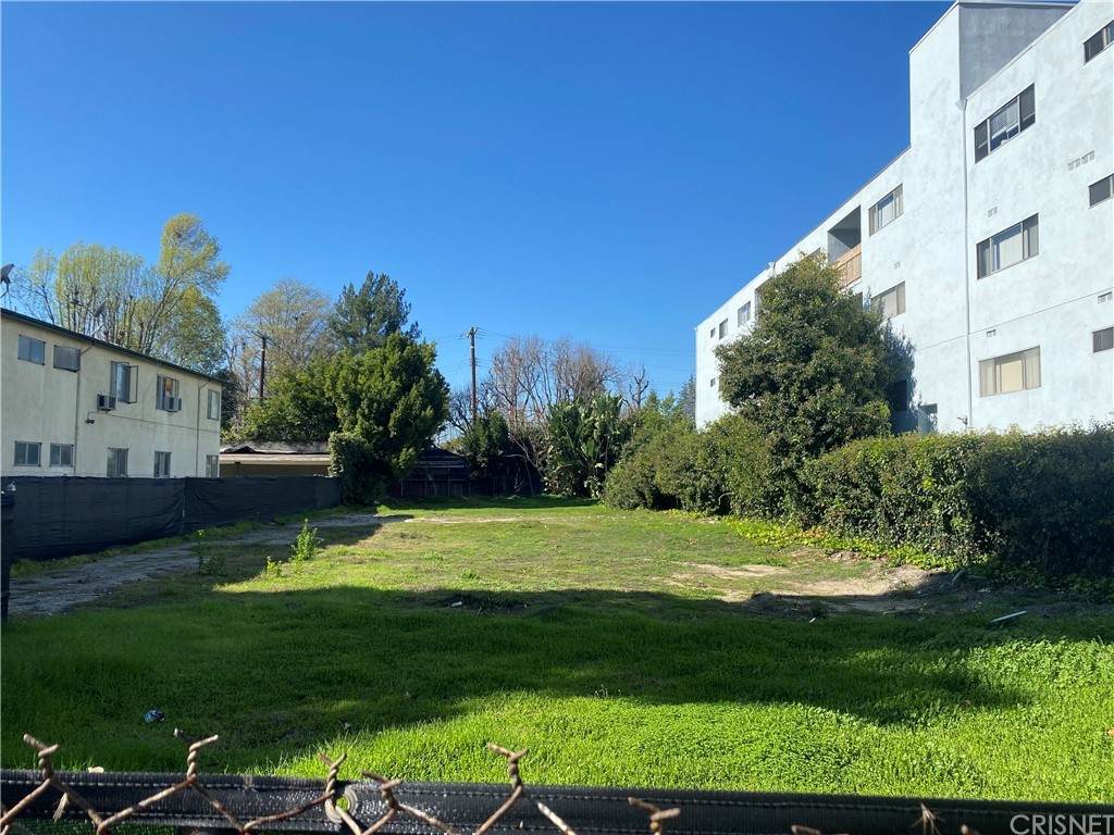 4615 Fulton Avenue - Photo 1