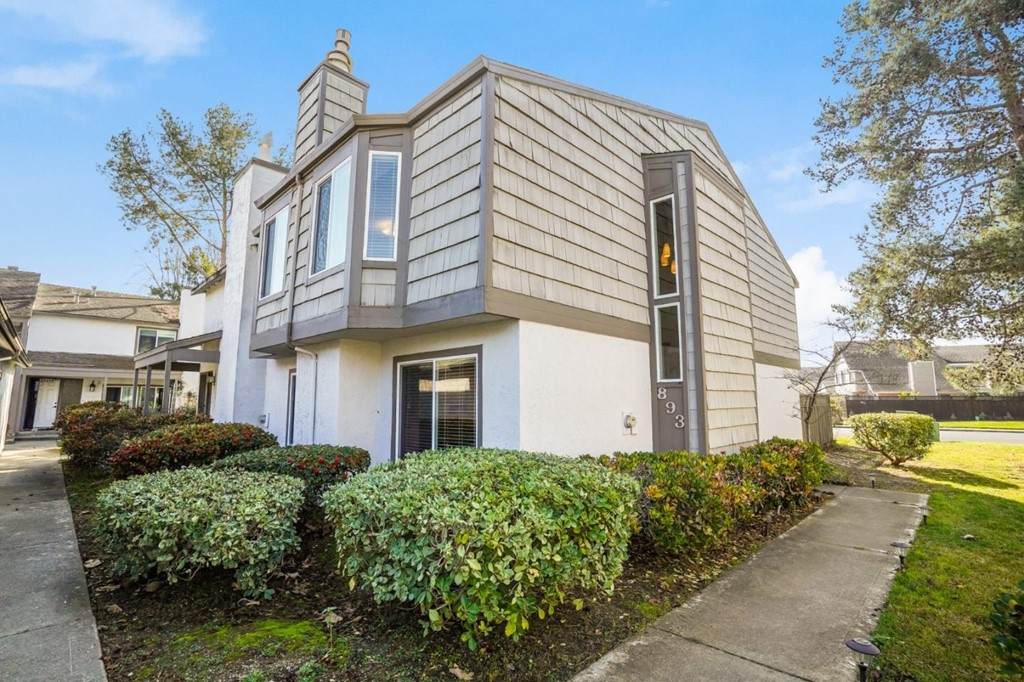 893 Erickson Lane - Photo 1